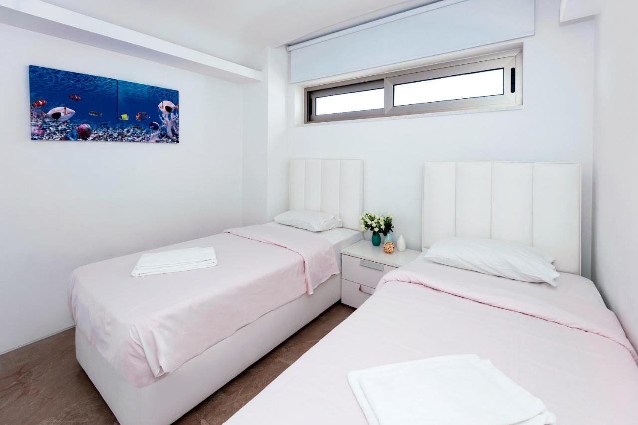 Apartment Marisol - Beachfront Протарас Екстериор снимка