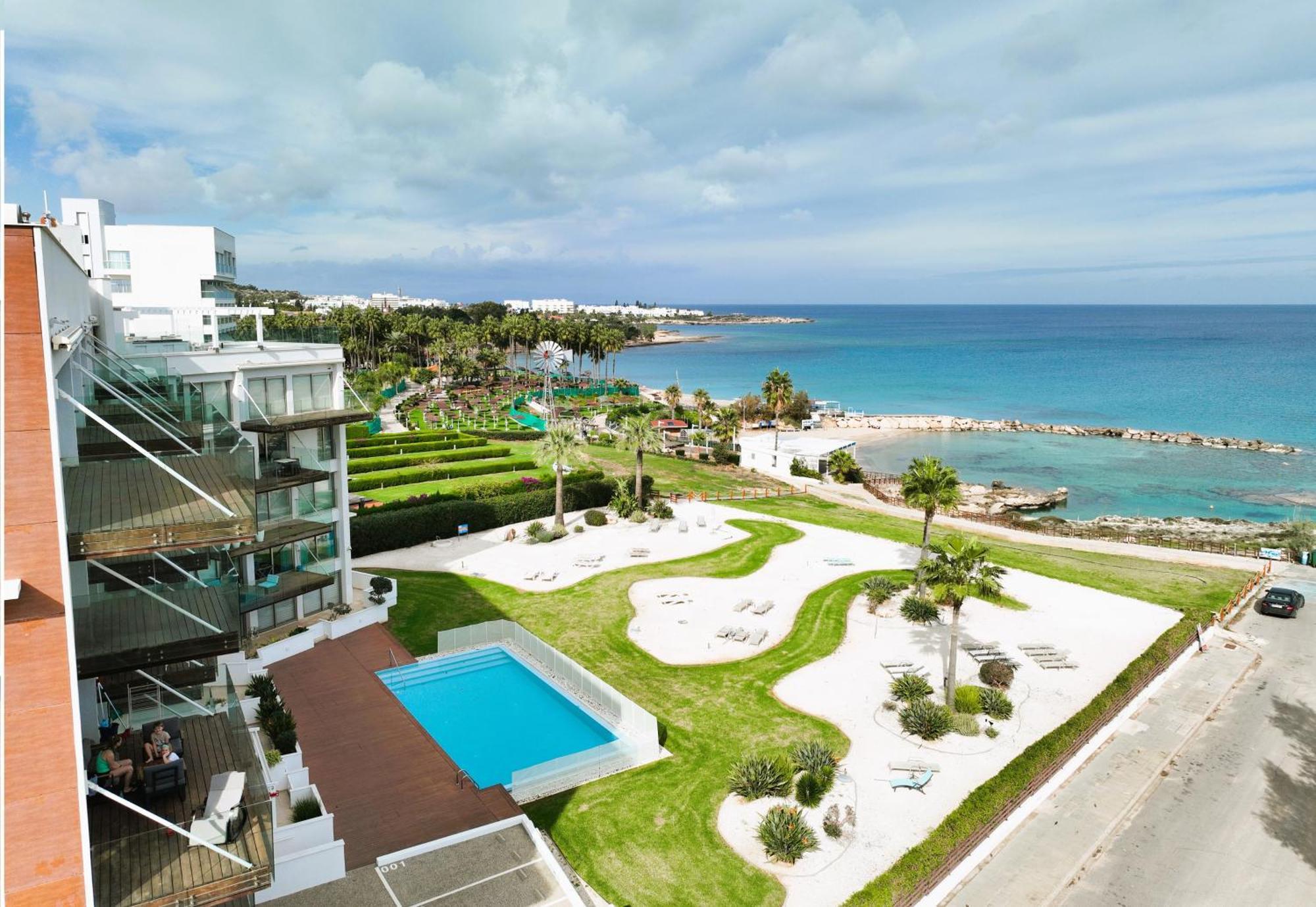 Apartment Marisol - Beachfront Протарас Екстериор снимка
